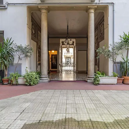 Stradivarius House - Carozzi Apartments-2